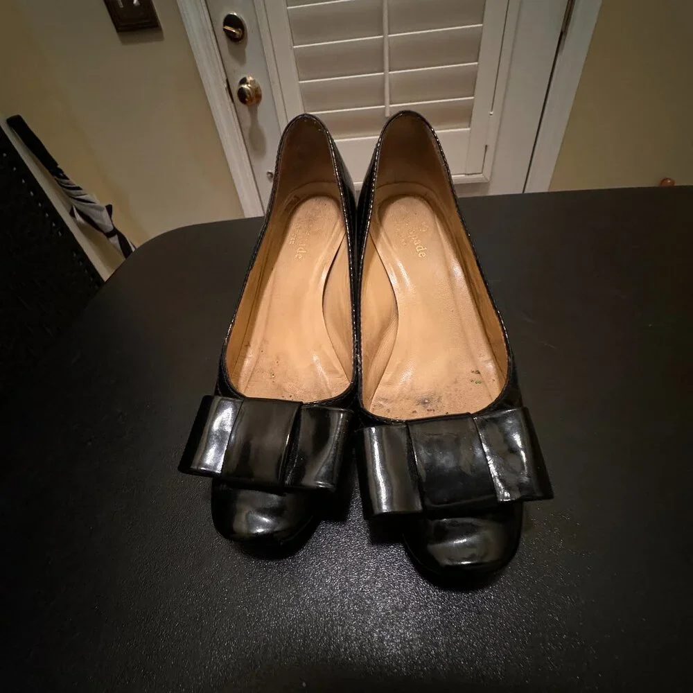 Kate Spade dijon bow black patent leather heeled shoes size 6.5